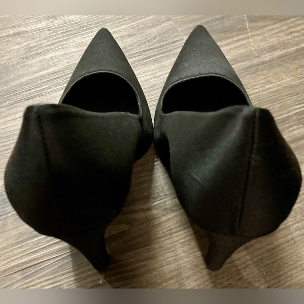 NWOB Good American Women’s Size 8.5 Black Icon Satin Pumps - Picture 4 of 8